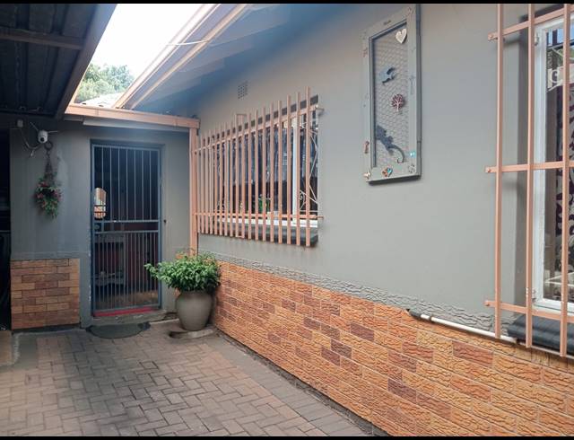 5 BEDROOM HOUSE FOR SALE IN BIRCHLEIGH
